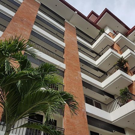 Strawberry Residences Cebu Buitenkant foto