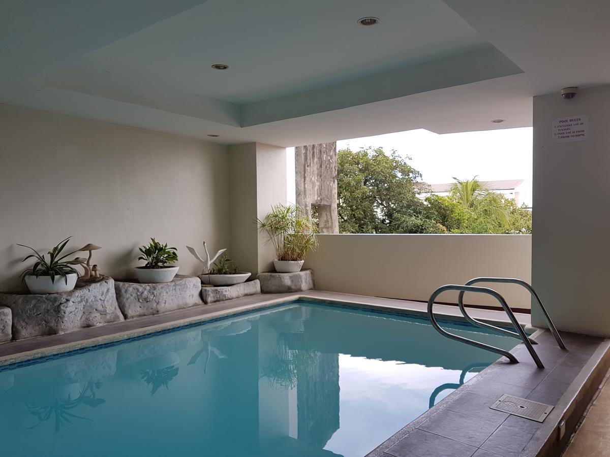 Strawberry Residences Cebu Buitenkant foto