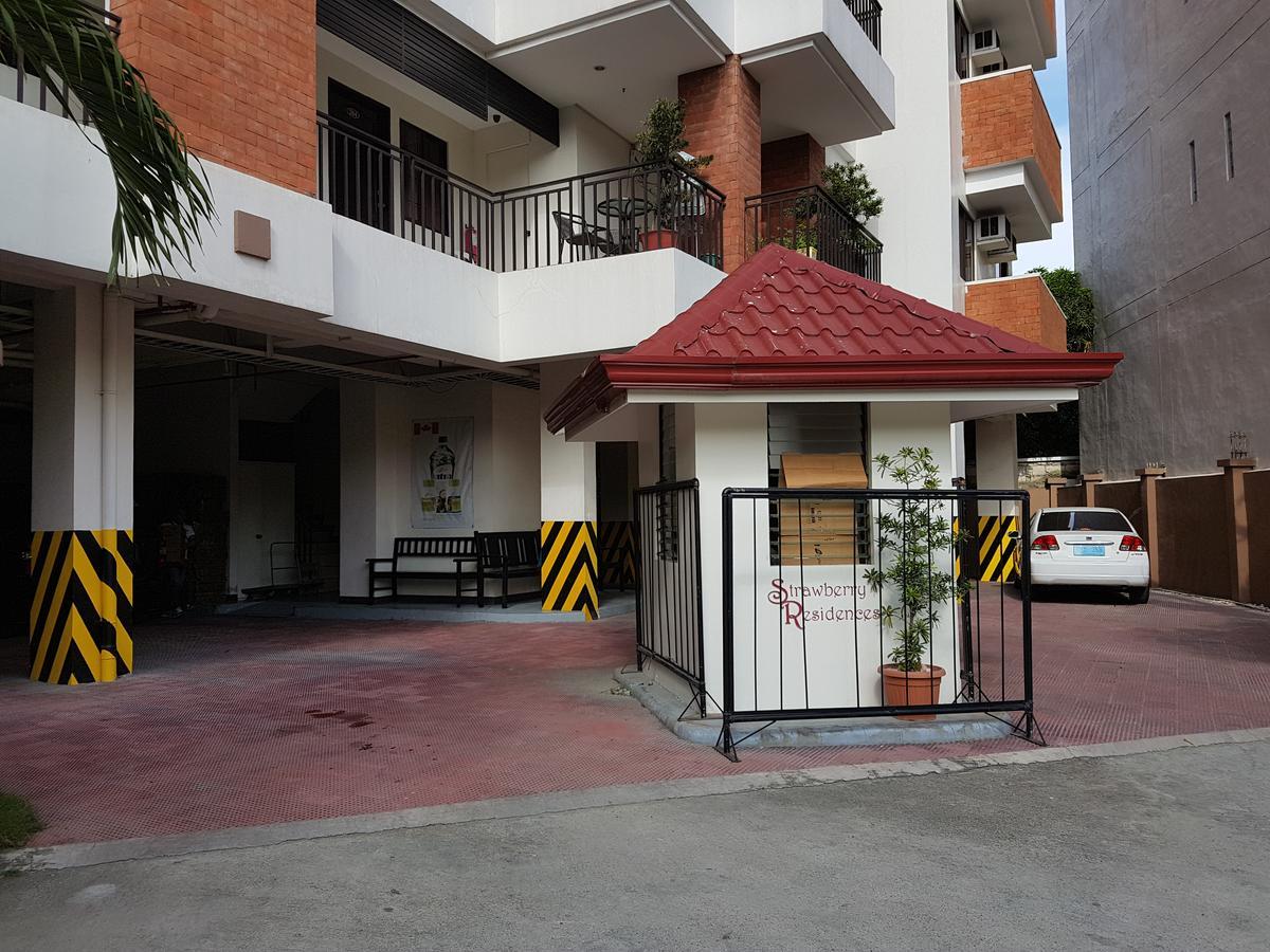 Strawberry Residences Cebu Buitenkant foto